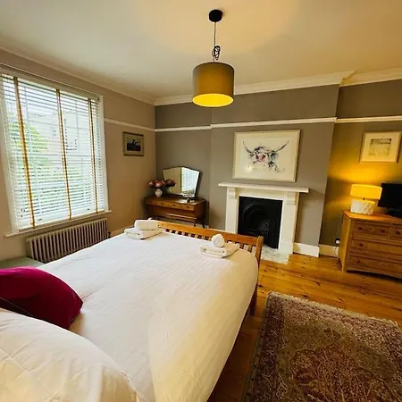 A Gorgeous Edwardian In City Centre *