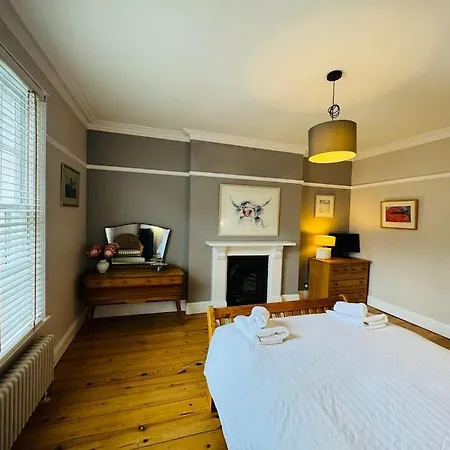 A Gorgeous Edwardian In City Centre بيت للعطل بريستول