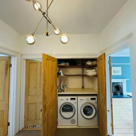 A Gorgeous Edwardian In City Centre *