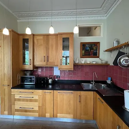 بيت للعطل A Gorgeous Edwardian In City Centre *