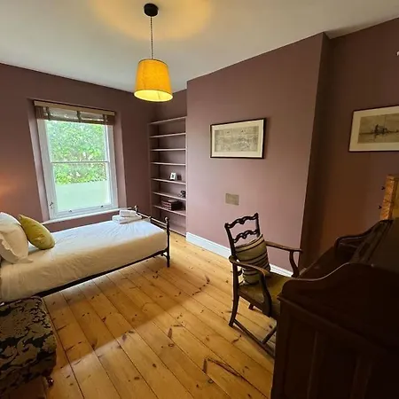 A Gorgeous Edwardian In City Centre بيت للعطل
