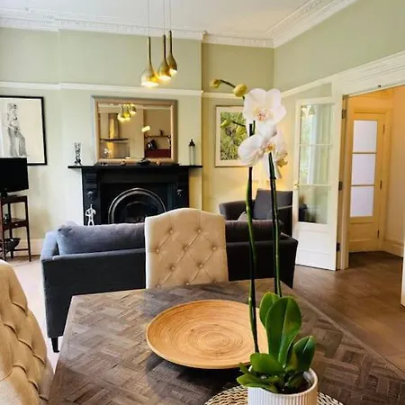 A Gorgeous Edwardian In City Centre Ferienhaus *