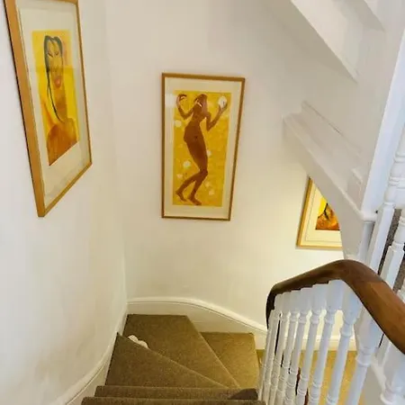 A Gorgeous Edwardian In City Centre Bristol