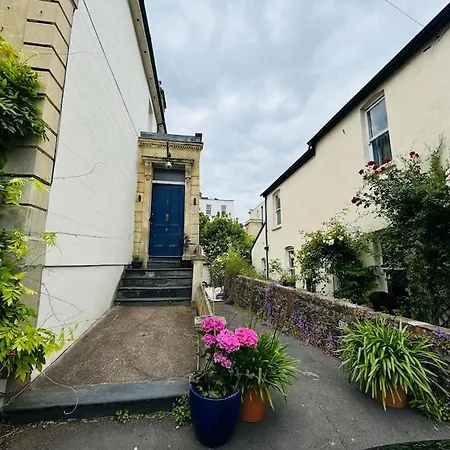 بيت للعطل A Gorgeous Edwardian In City Centre