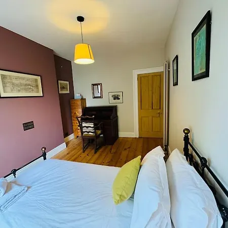 بيت للعطل A Gorgeous Edwardian In City Centre بريستول