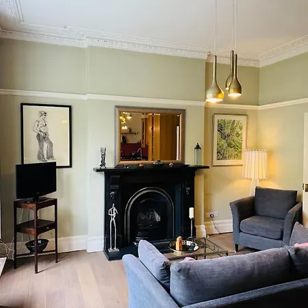 A Gorgeous Edwardian In City Centre * בריסטול