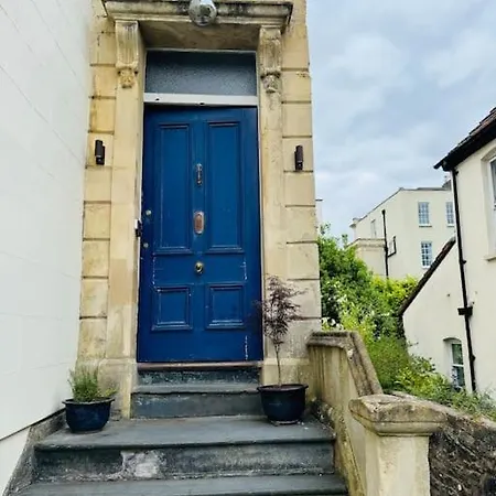 A Gorgeous Edwardian In City Centre