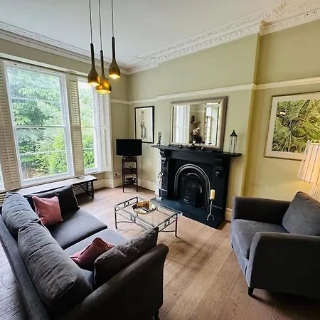 בית נופש A Gorgeous Edwardian In City Centre