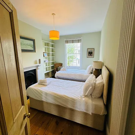 A Gorgeous Edwardian In City Centre בריסטול