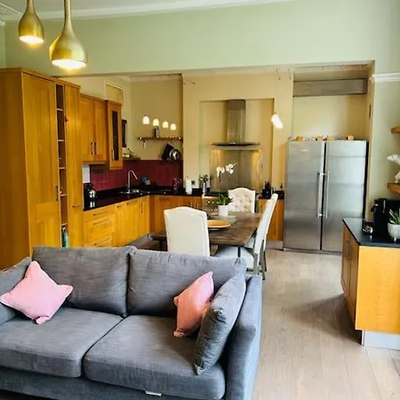 A Gorgeous Edwardian In City Centre *